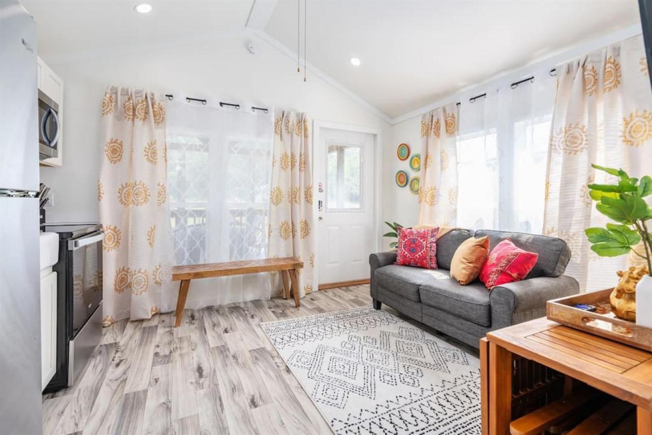 5 Cozy Casita Lux Tiny House, Firepit, 5 Mins To Downtown 甘特斯维尔 外观 照片